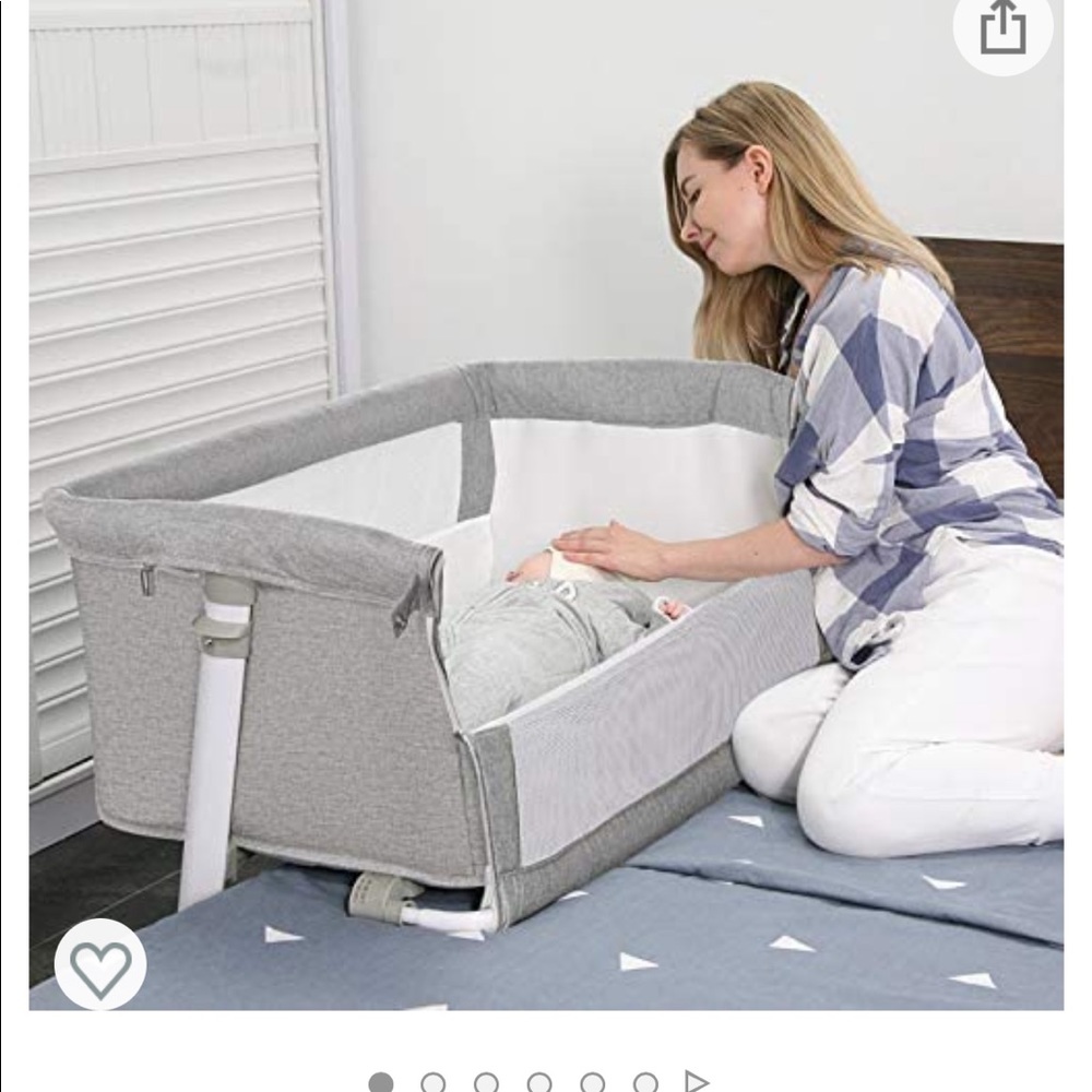 Baby bedside bassinet